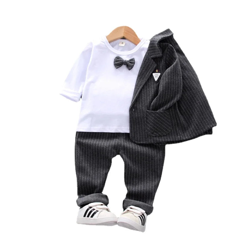 Actuel : Baby Clothes Sets Children Suits Autumn Kids Gentleman Style
Proposé :
“Ensemble 3 pièces élégant pour garçons – Costume enfant chic automne”