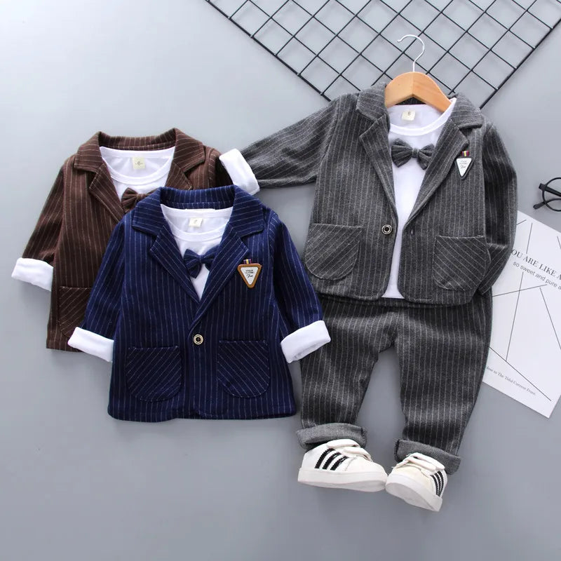 Actuel : Baby Clothes Sets Children Suits Autumn Kids Gentleman Style
Proposé :
“Ensemble 3 pièces élégant pour garçons – Costume enfant chic automne”