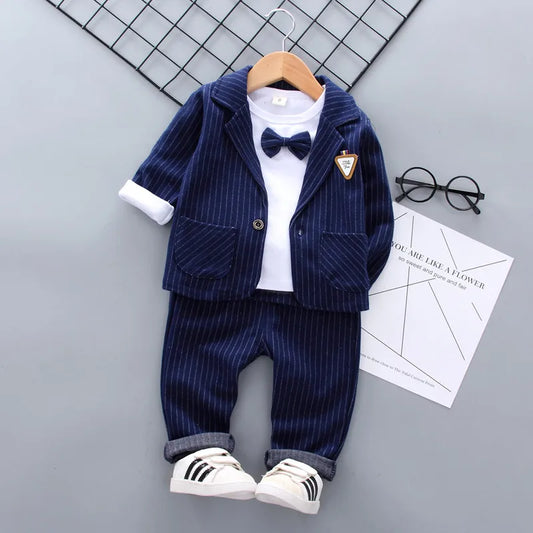 Actuel : Baby Clothes Sets Children Suits Autumn Kids Gentleman Style
Proposé :
“Ensemble 3 pièces élégant pour garçons – Costume enfant chic automne”